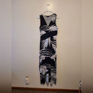 Spense Black and White Sleeveless Palm Maxi Dress